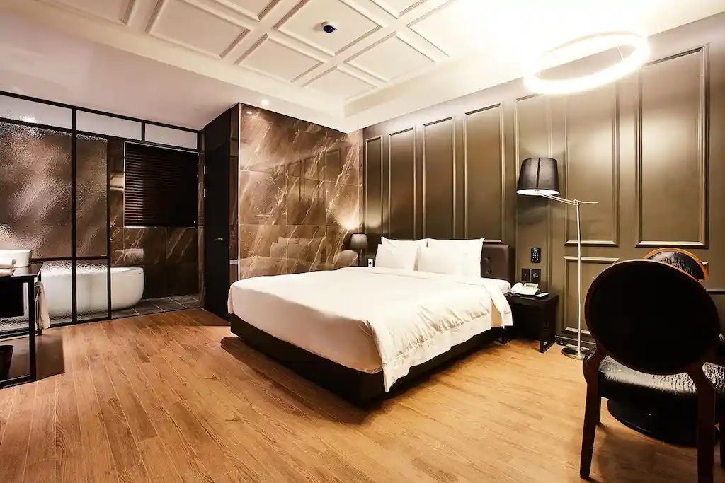 ホテル ウォンテッド_done