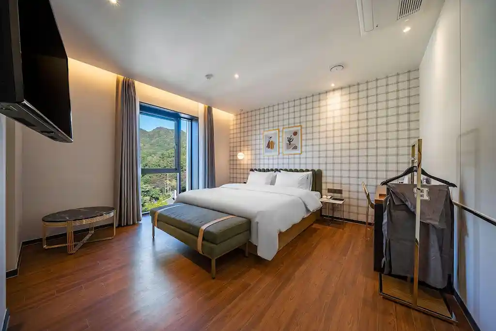 BROWN DOT HOTEL シグネチャー_done