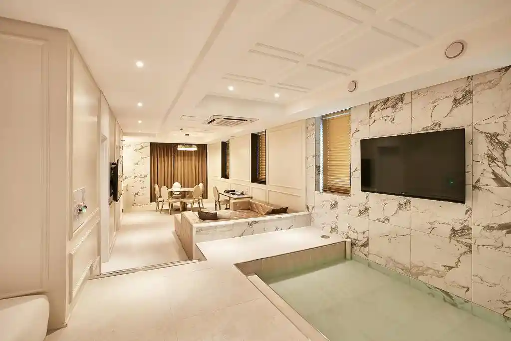 ホテル ウォンテッド_done