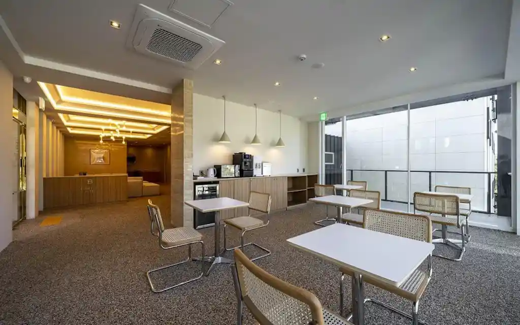 BROWN DOT HOTEL シグネチャー_done