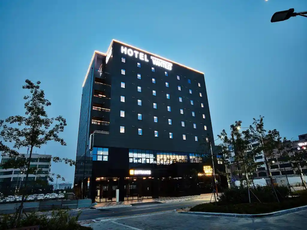 ホテル ウォンテッド_done