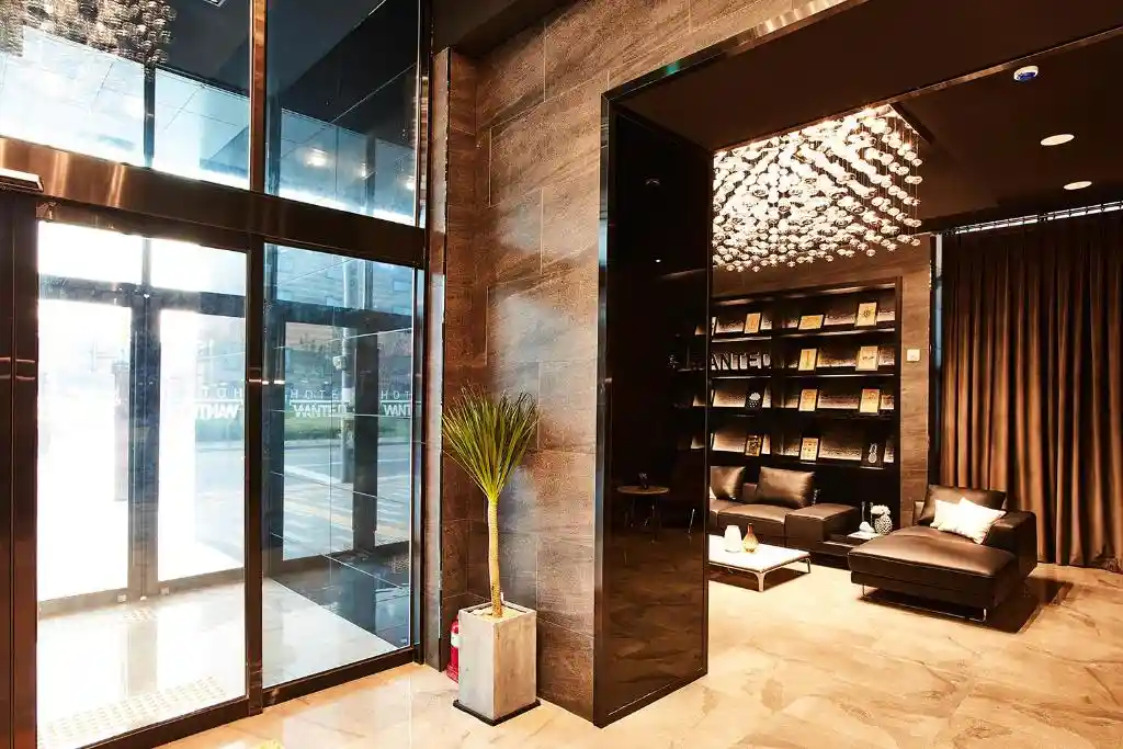 ホテル ウォンテッド_done