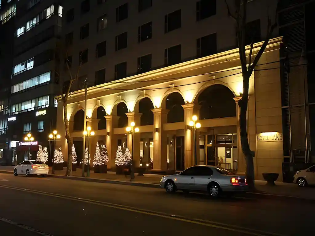 レイク ホテル_done